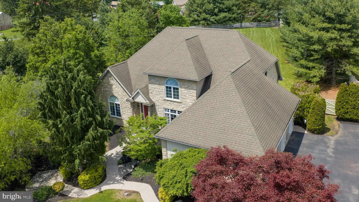 6 Shea Drive photo 1