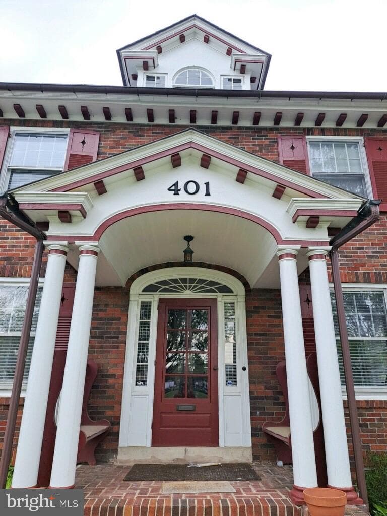 401 W Lancaster Ave photo 3