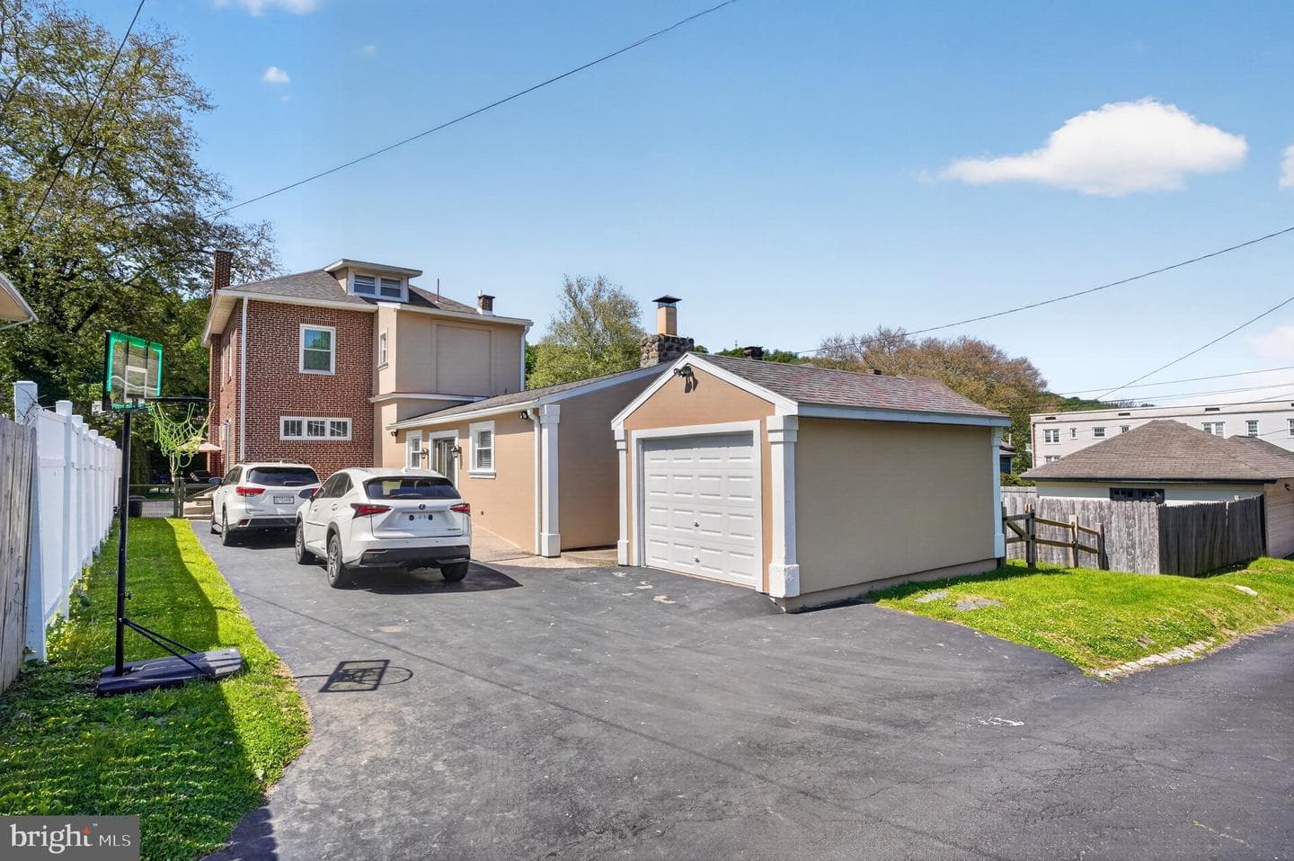 519 Carsonia Avenue photo 48