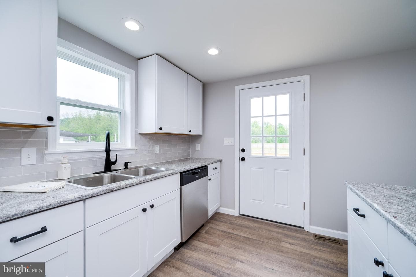 2626 W Philadelphia Avenue photo 29