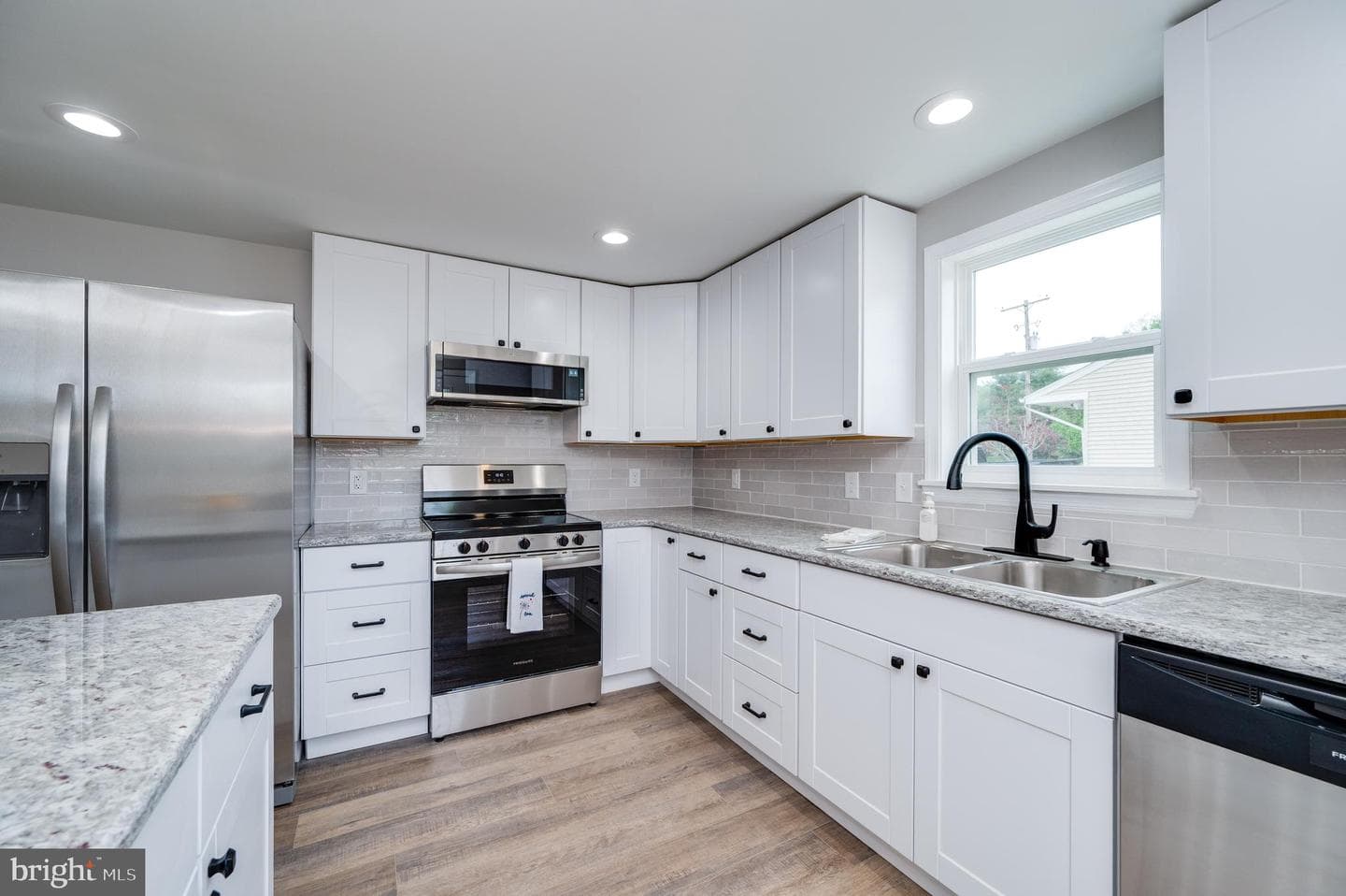 2626 W Philadelphia Avenue photo 31