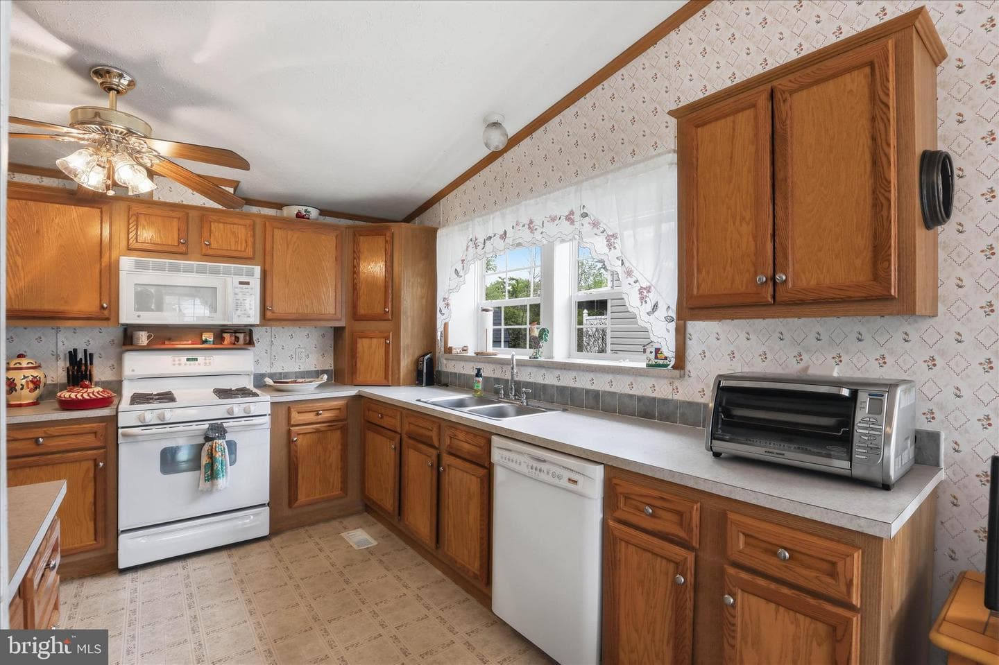 430 Cedar Lane photo 8