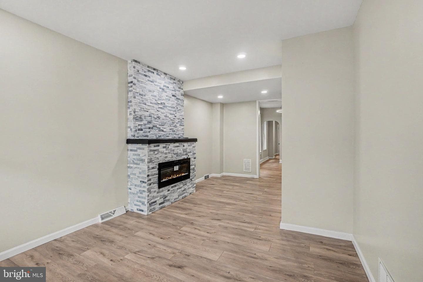 928 Rose Street photo 3