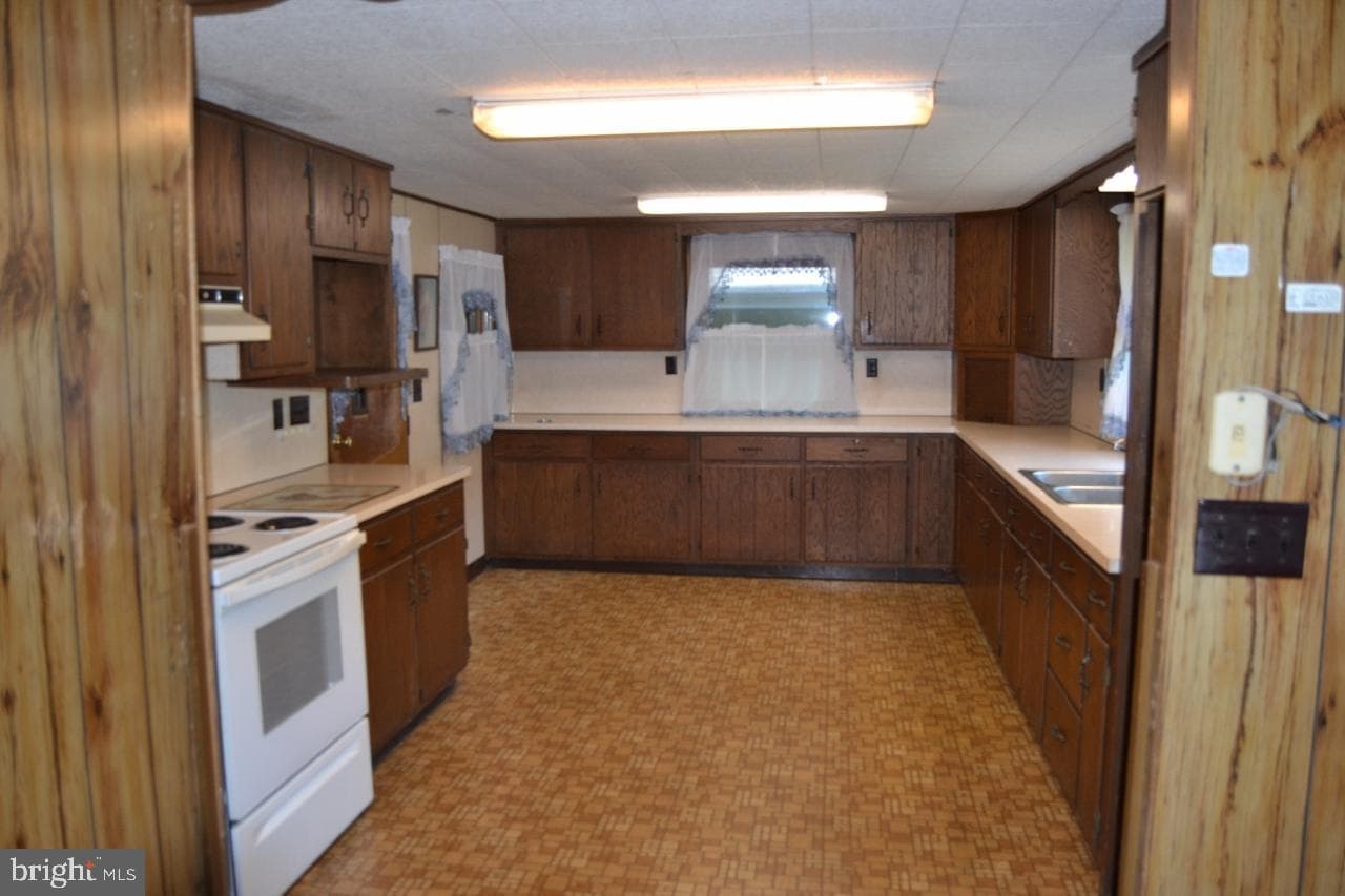 1045 Route 100 photo 19