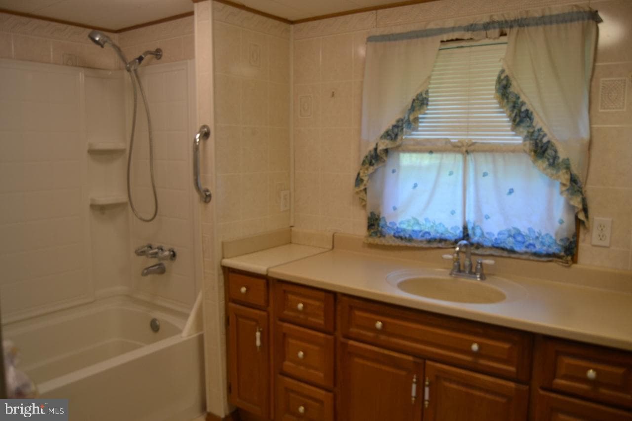 1045 Route 100 photo 24