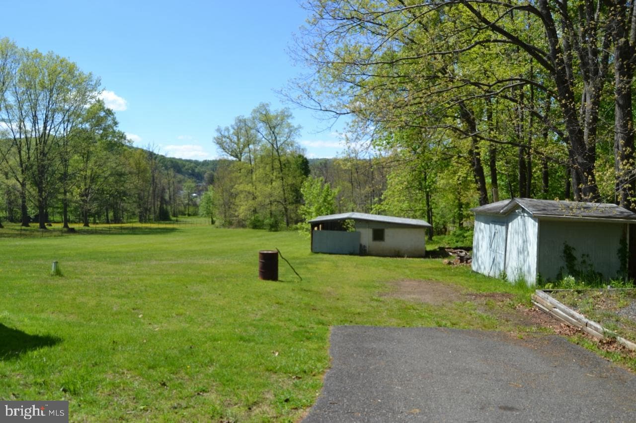 1045 Route 100 photo 5