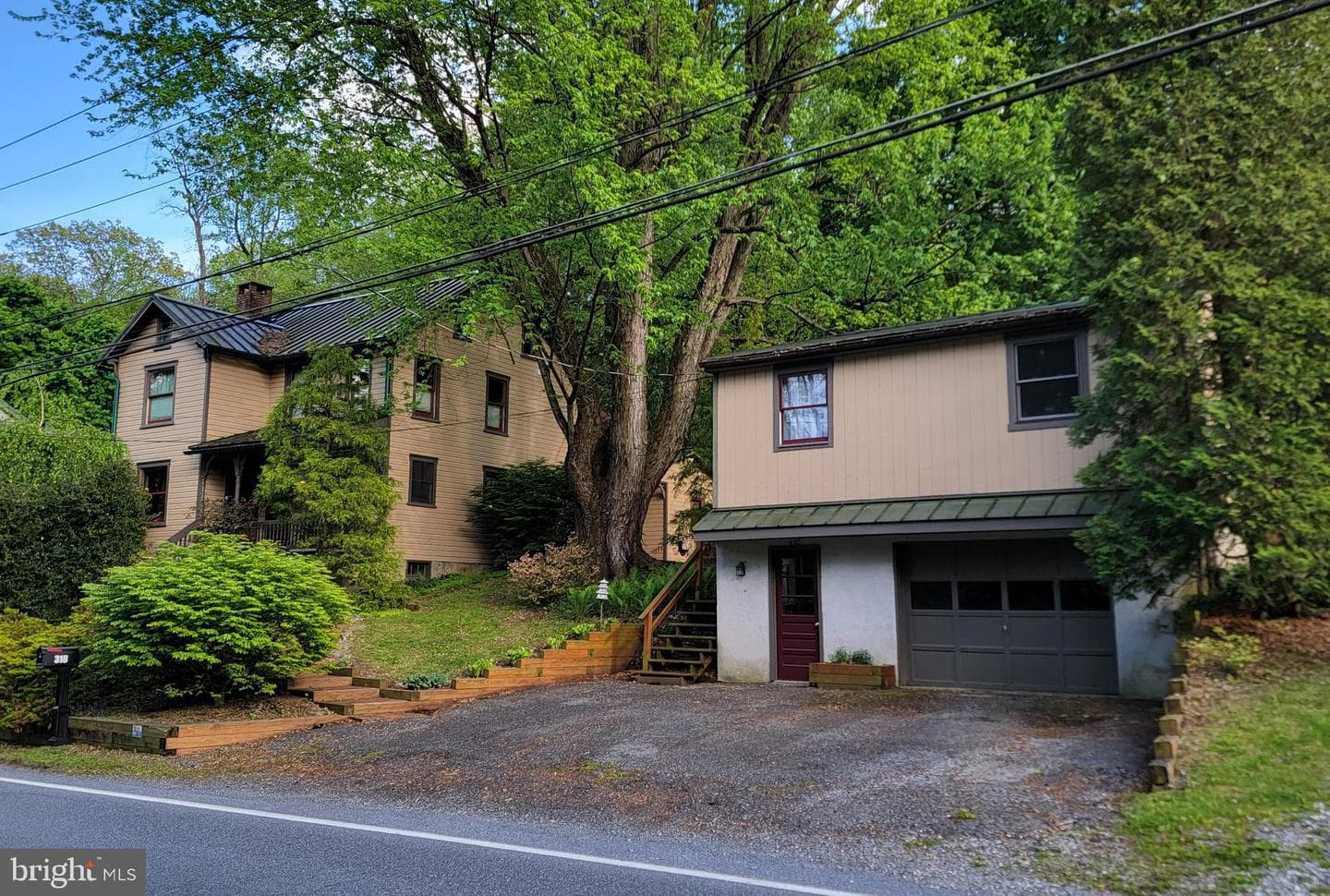 318 N Galen Hall Road