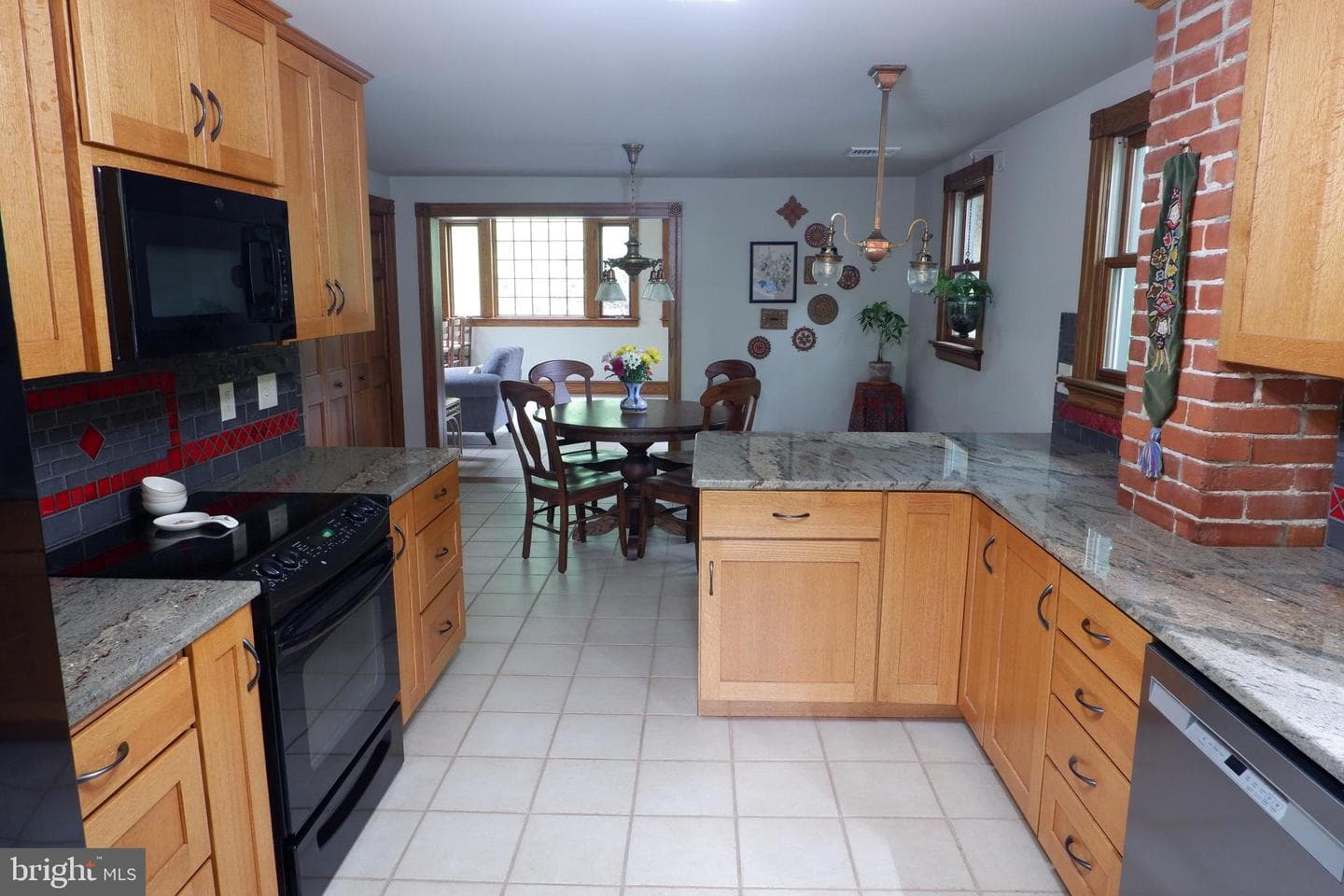 318 N Galen Hall Road photo 9