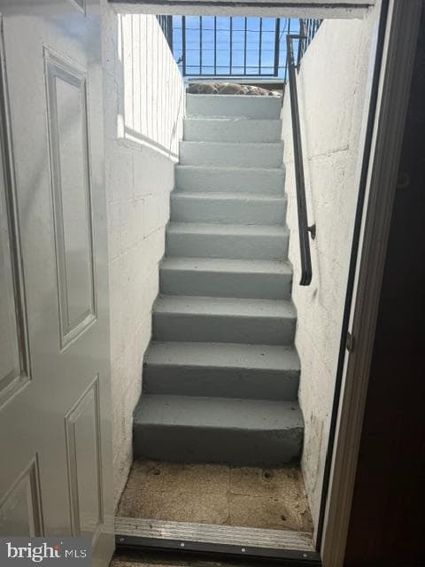 2230 Monroe photo 25