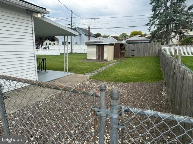 2230 Monroe photo 5