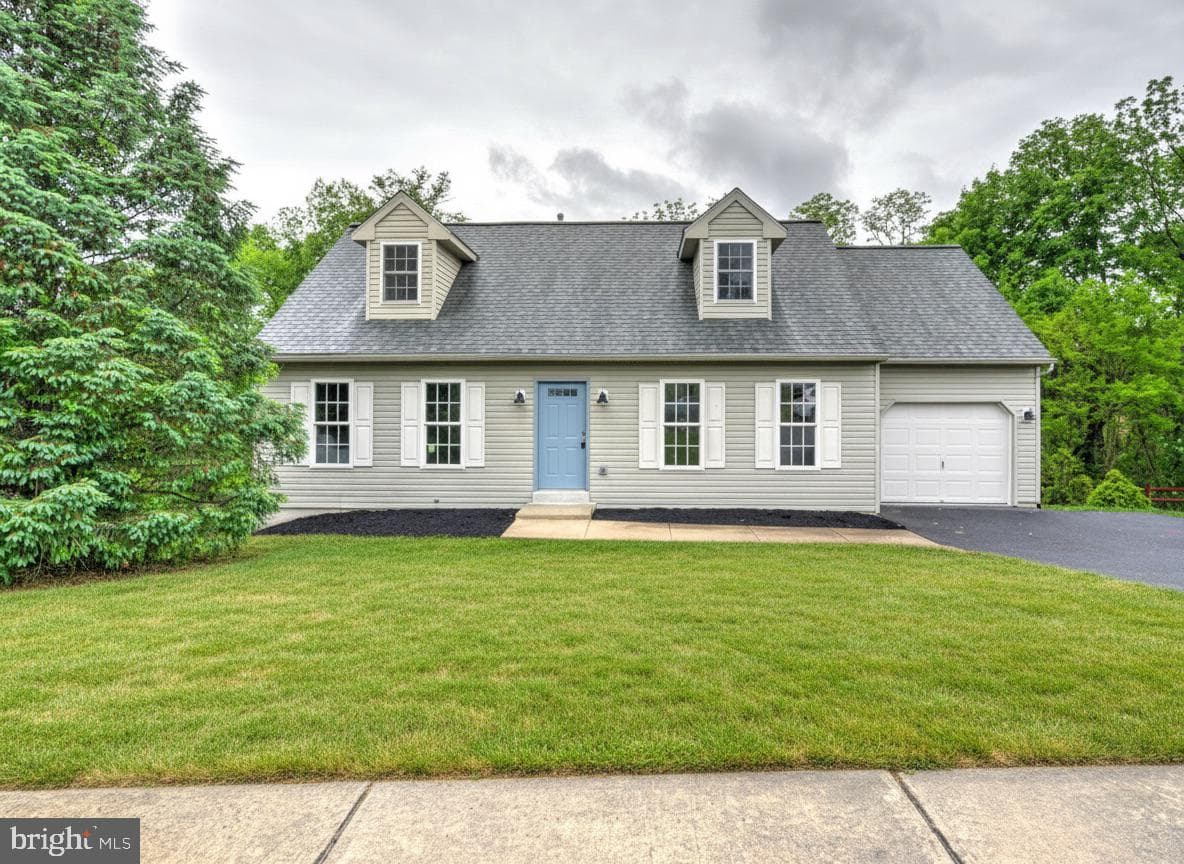 338 Dogwood Ln photo 1