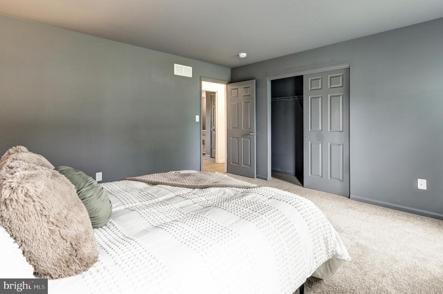338 Dogwood Ln photo 17