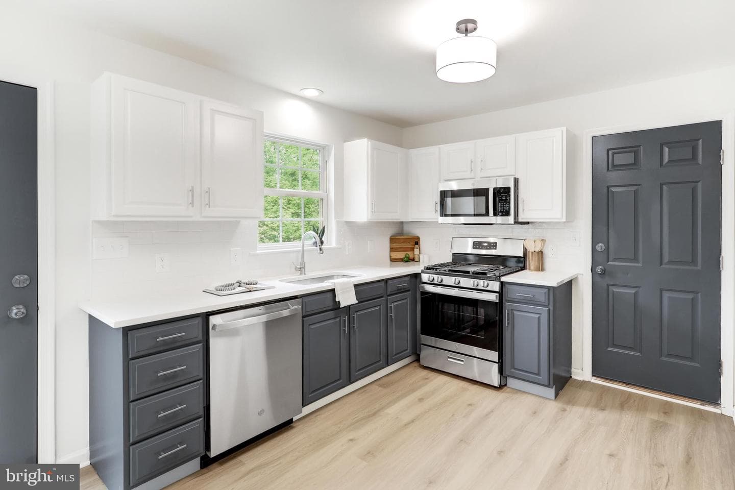 338 Dogwood Ln photo 8