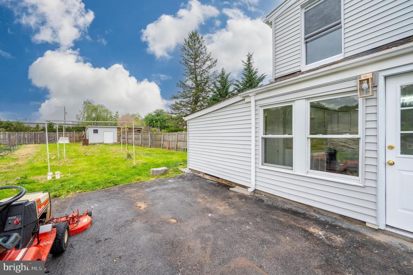 467 Hill Rd photo 27