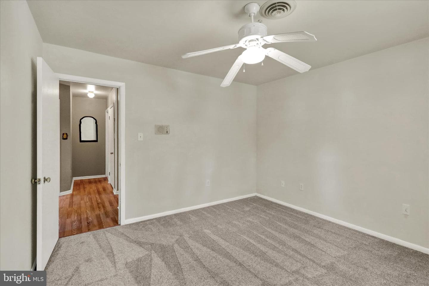 833 Joan Tc photo 37
