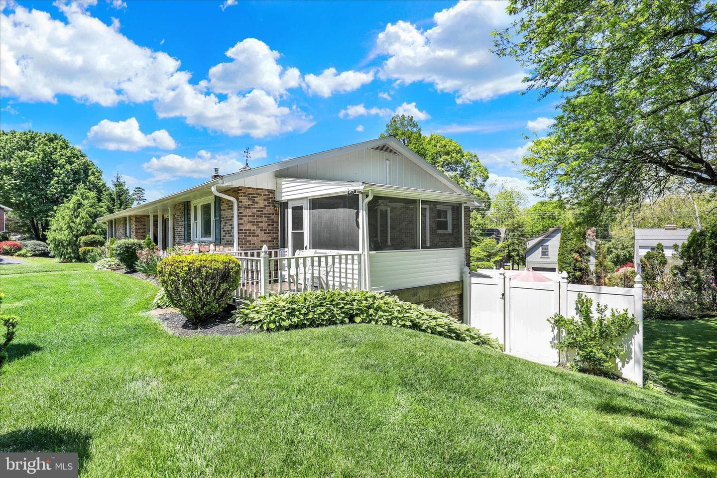 833 Joan Tc photo 5