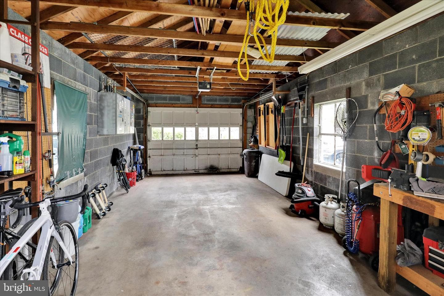 227 E Noble Avenue photo 16