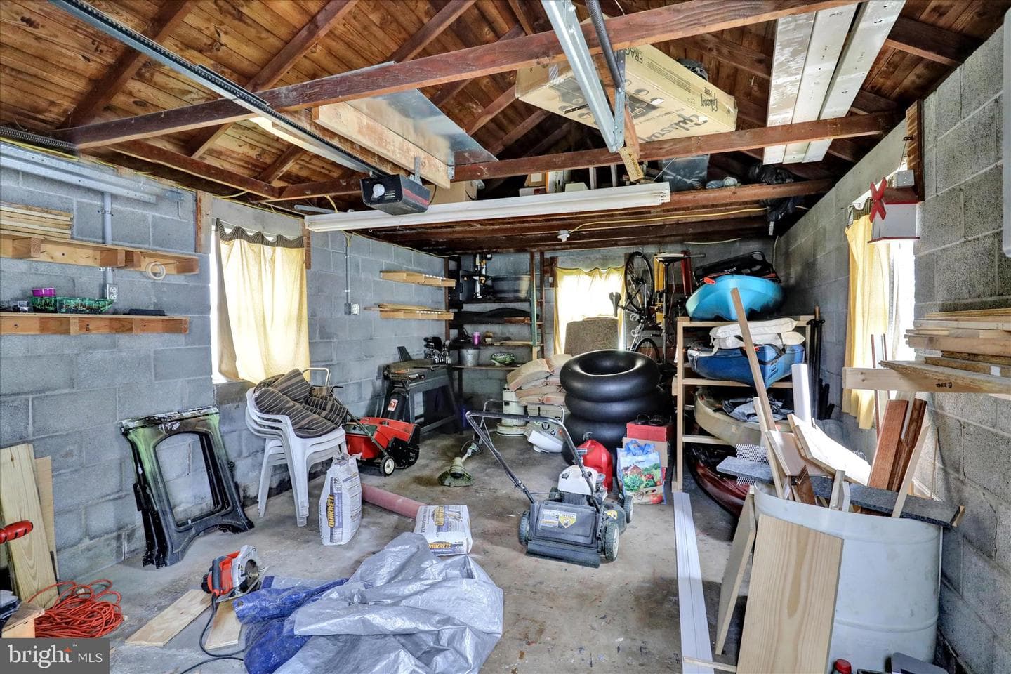 227 E Noble Avenue photo 17