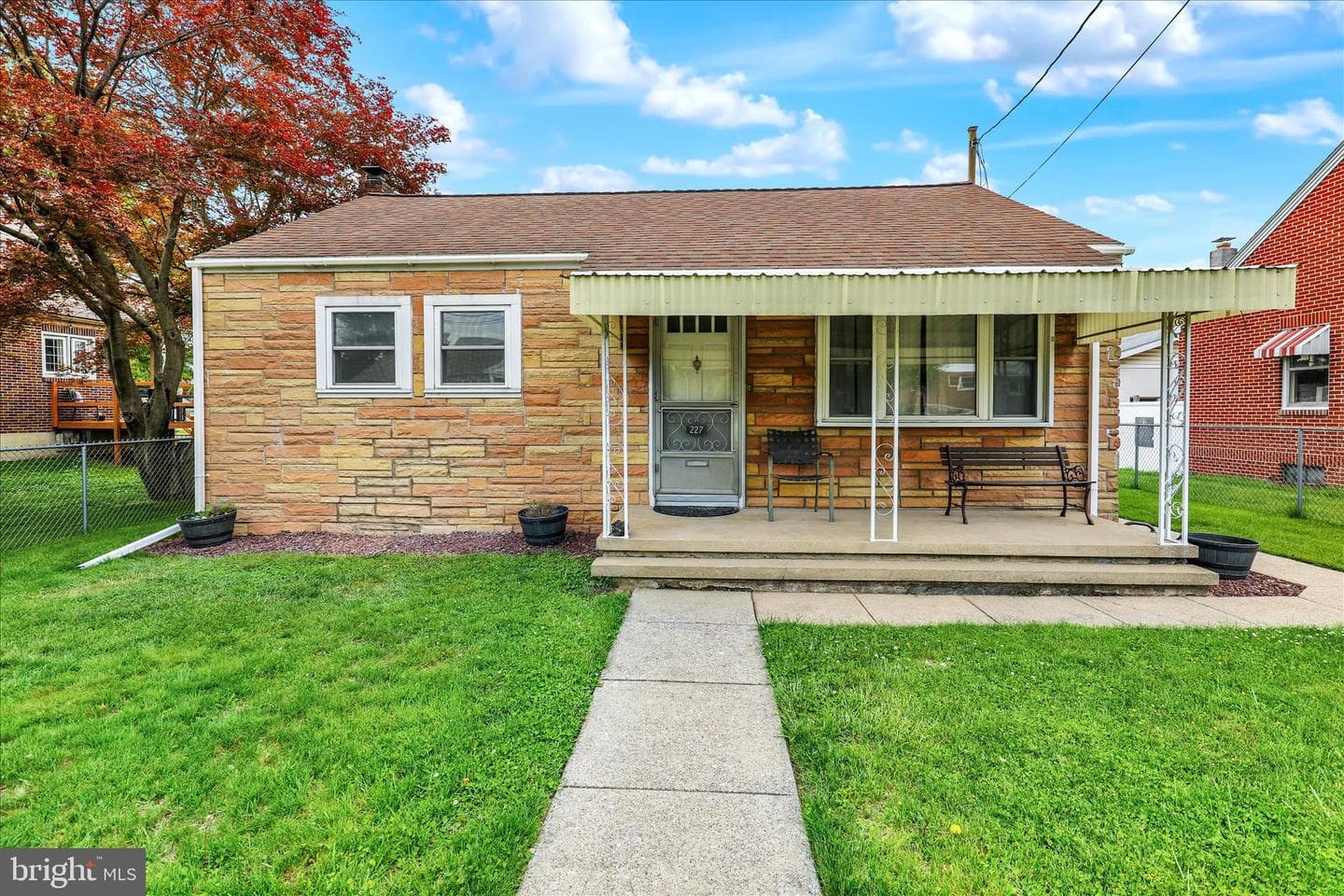 227 E Noble Avenue photo 18