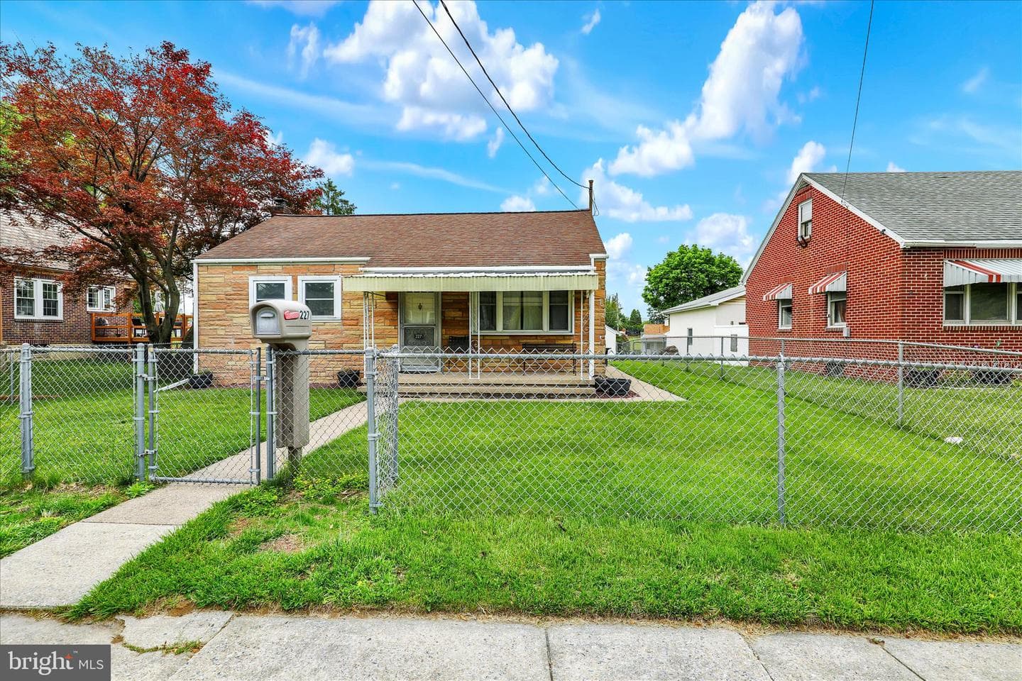 227 E Noble Avenue photo 19