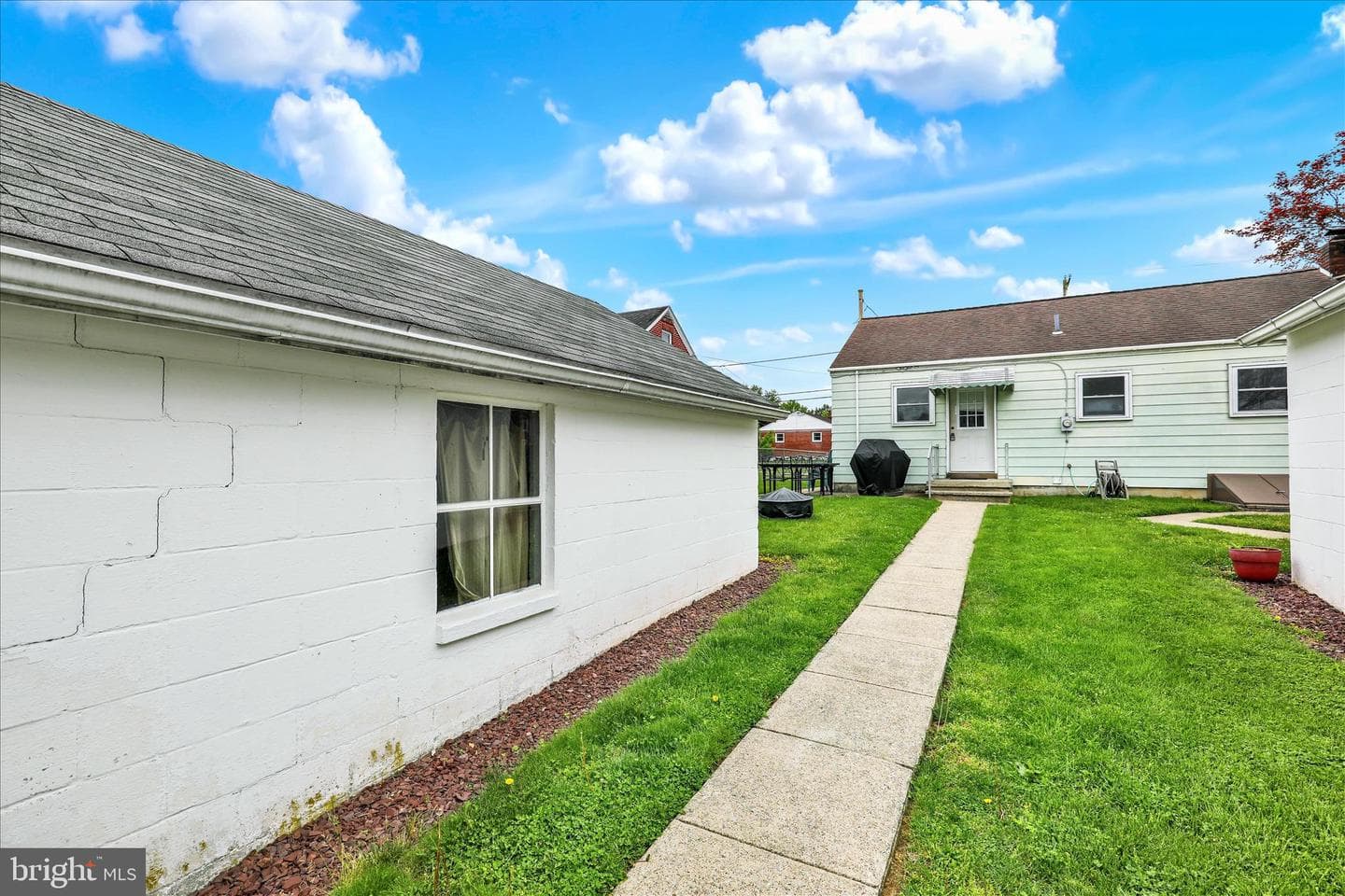 227 E Noble Avenue photo 2
