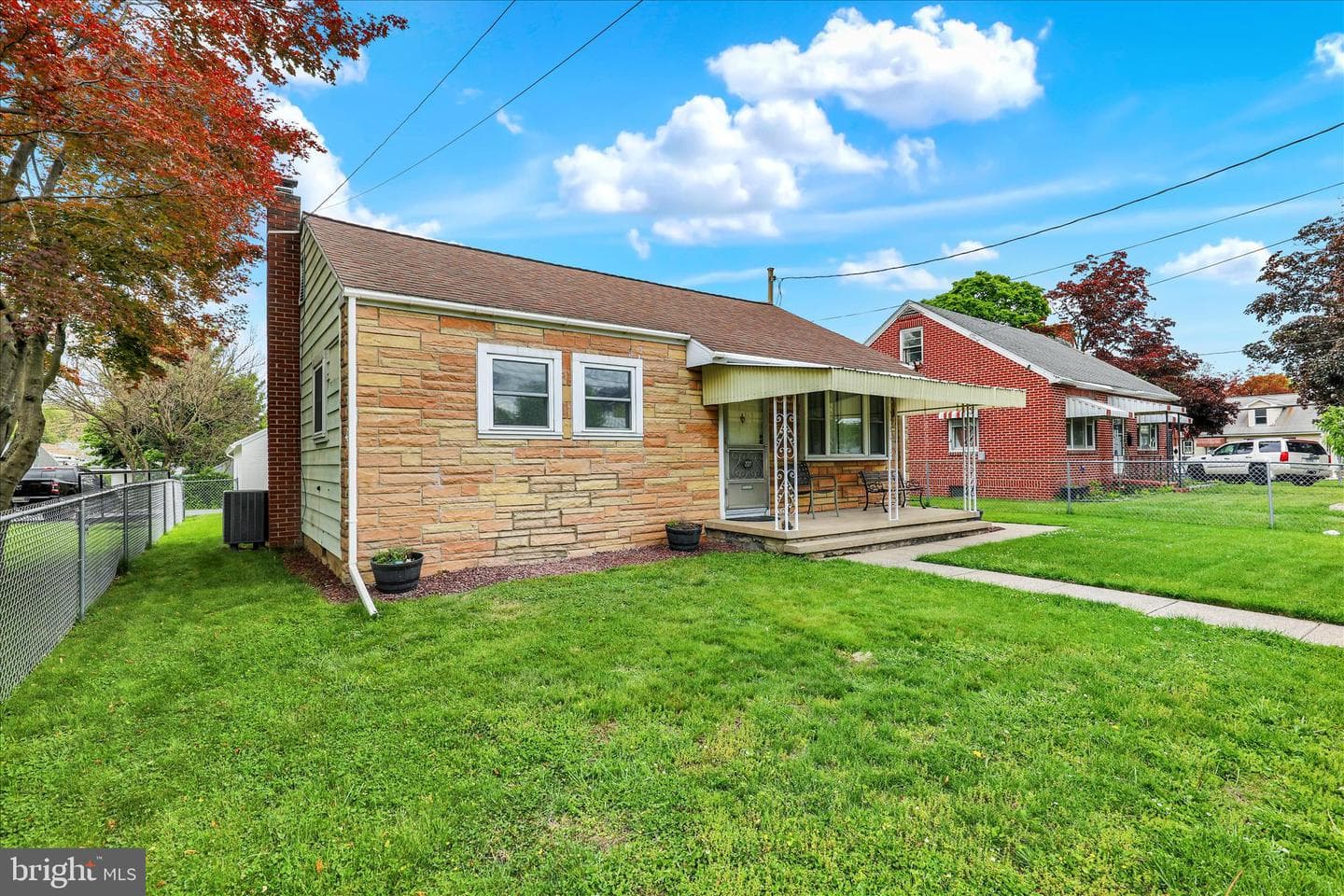 227 E Noble Avenue photo 20