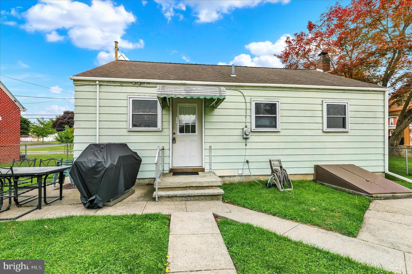 227 E Noble Avenue photo 21