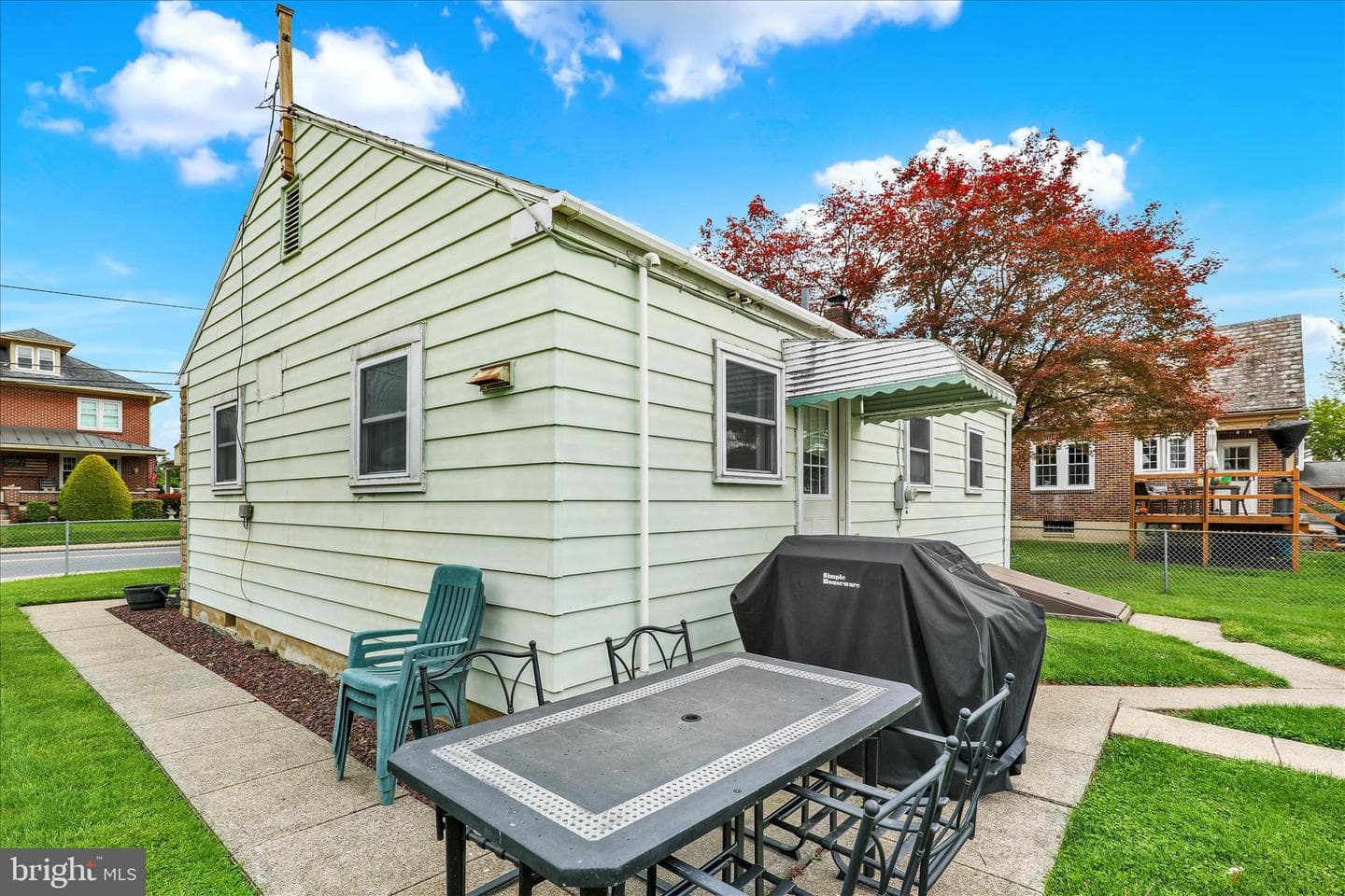 227 E Noble Avenue photo 22