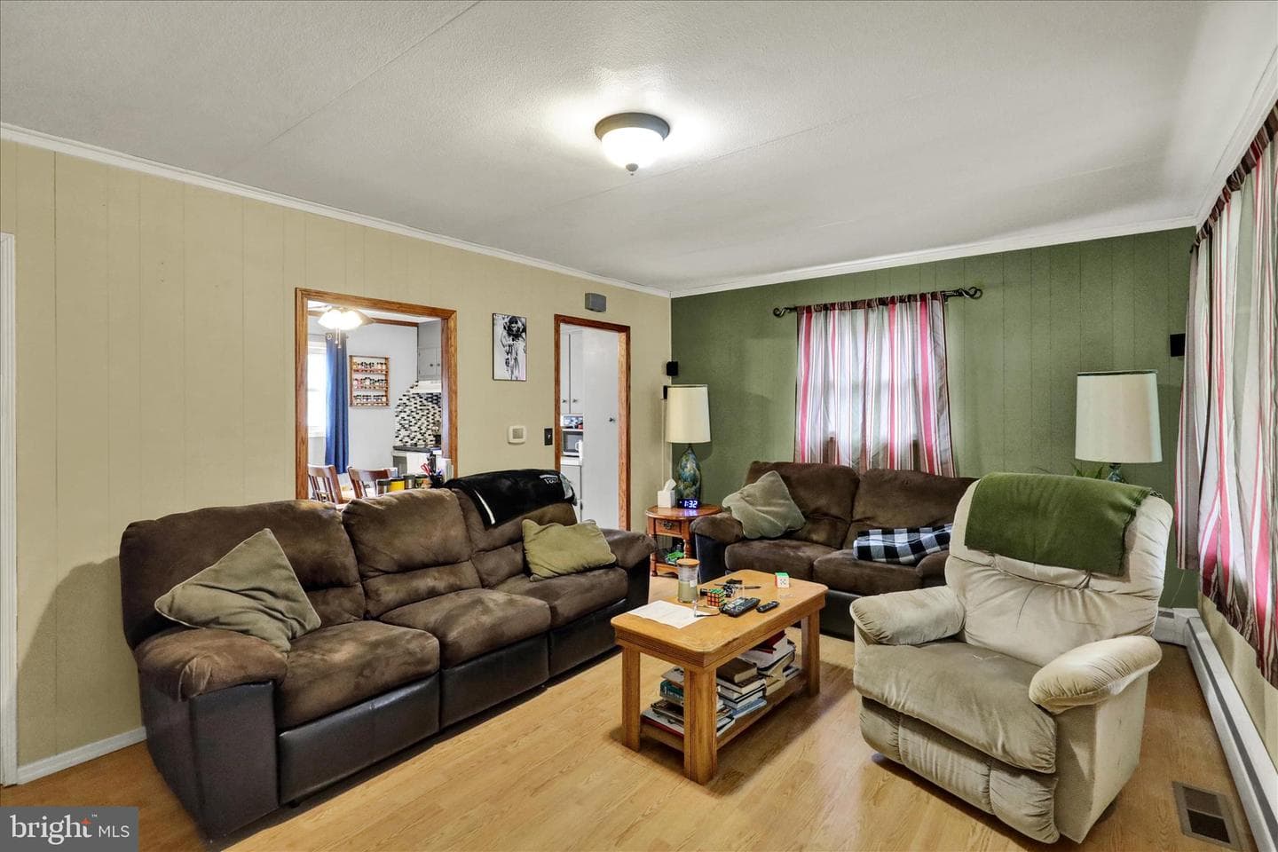 227 E Noble Avenue photo 4