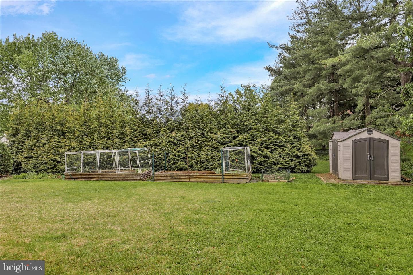 1818 Squire Court photo 32