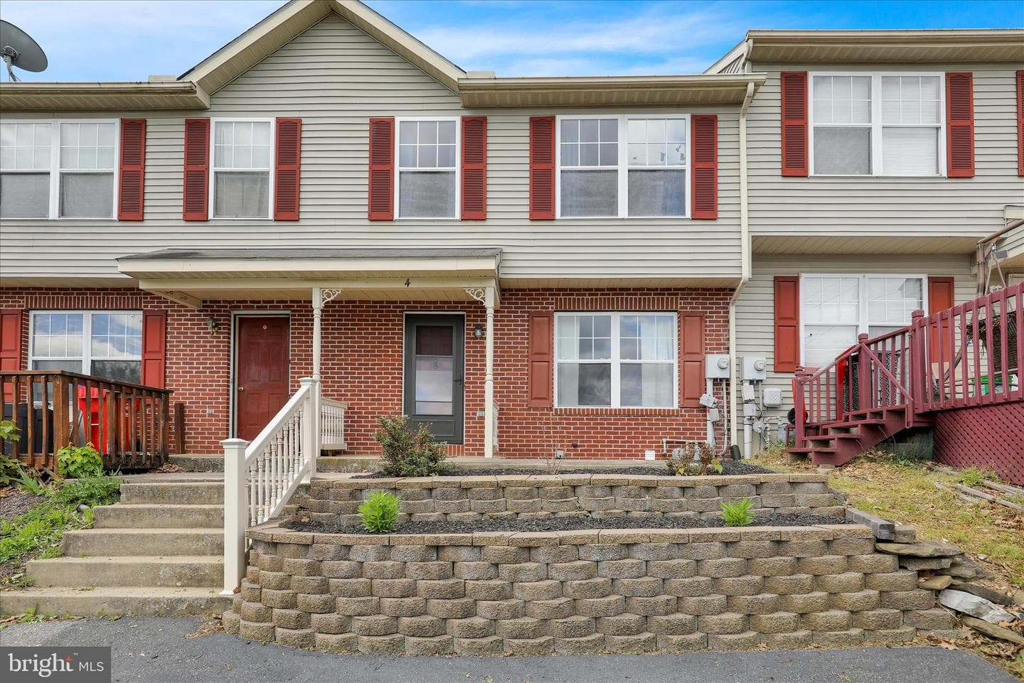 4 Red Tail Court