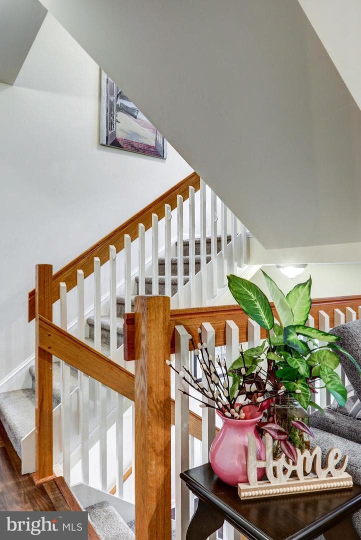 2111 Fairview Street photo 8