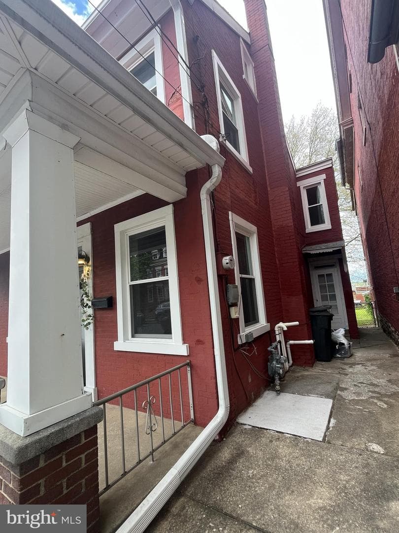 311 W High Street photo 20