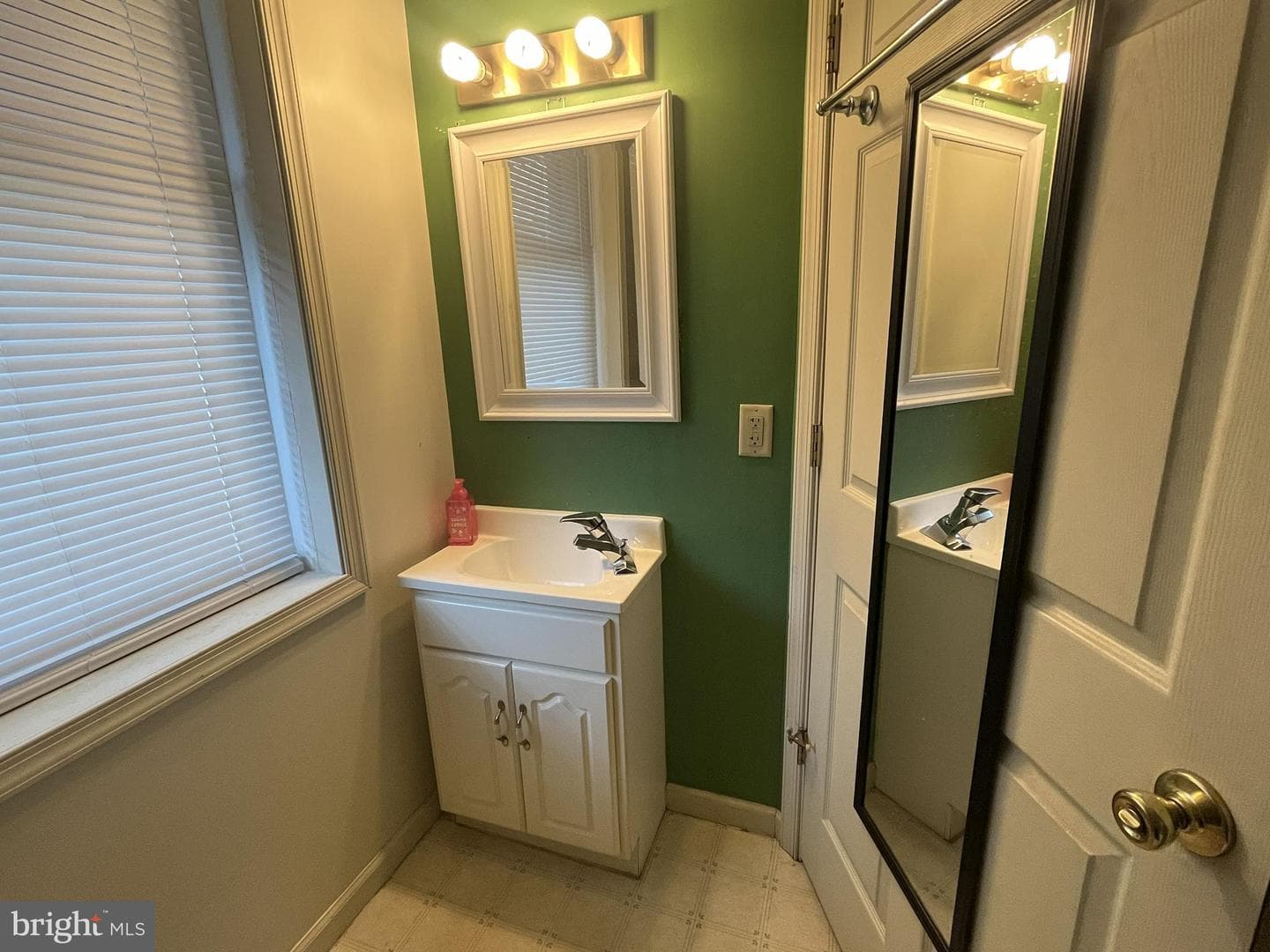 311 W High Street photo 9