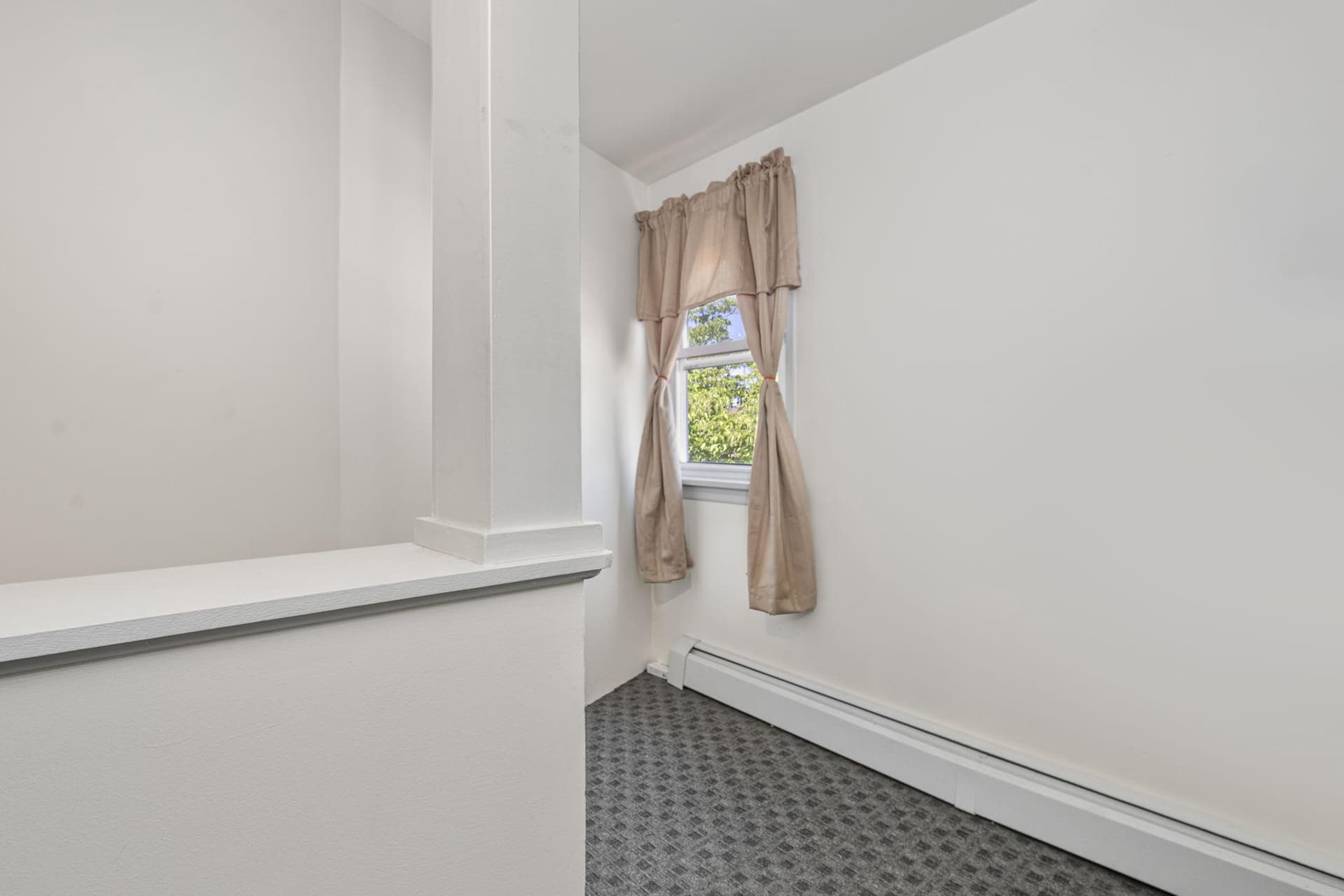 810 E Bellevue Avenue photo 24