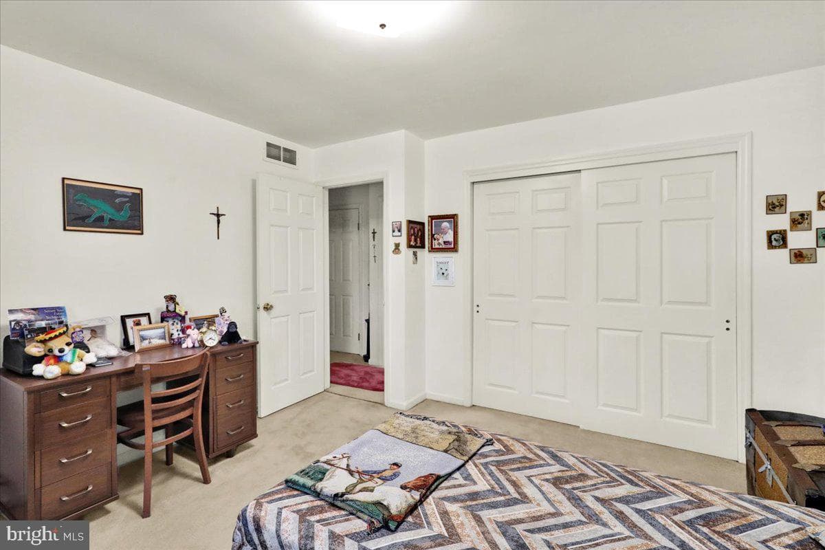 2019 Lincoln Court photo 29