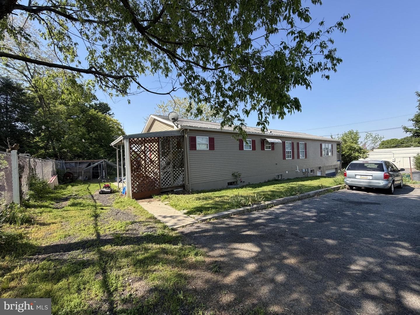 411 Belt Line Avenue photo 3