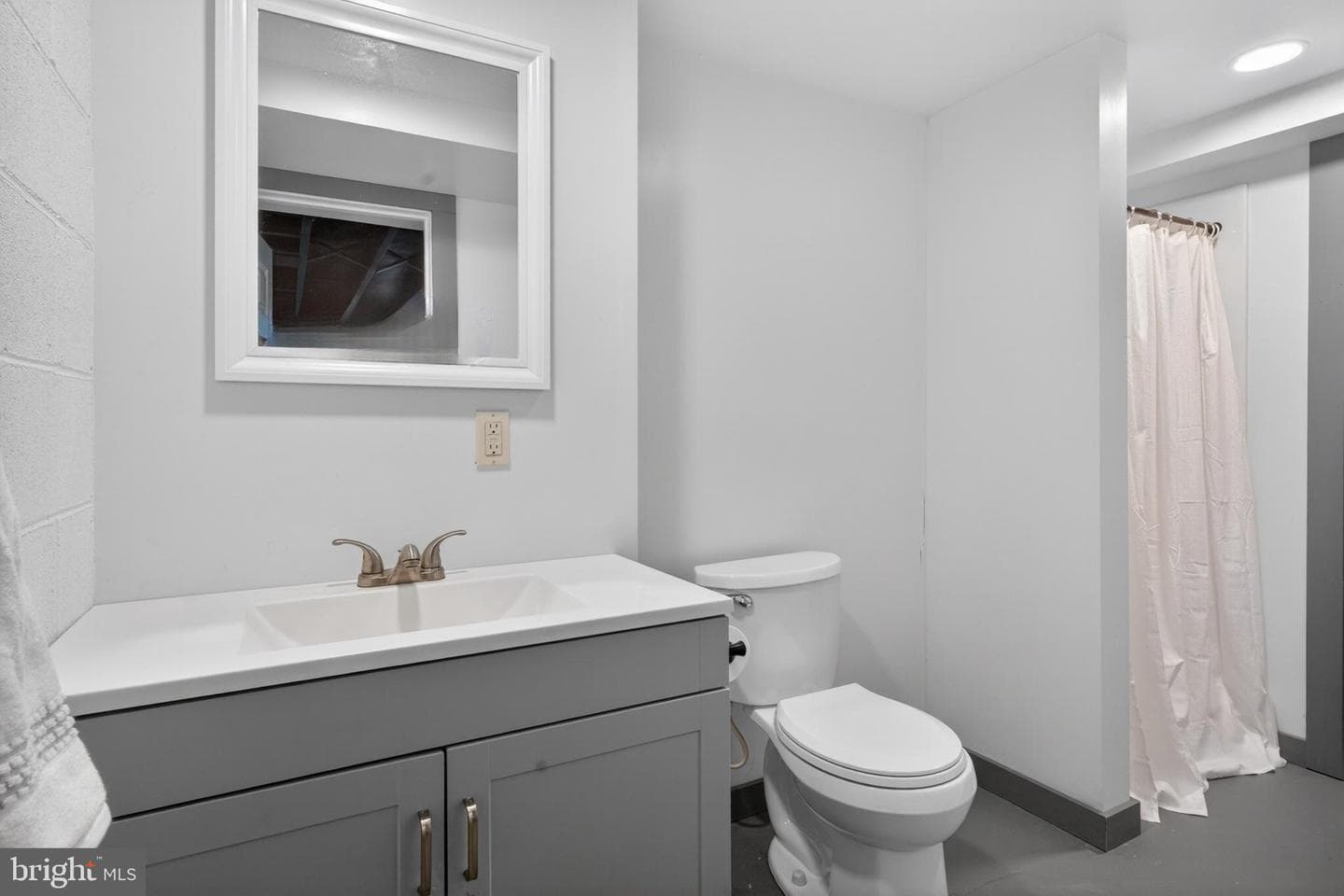 26 E Cedar Street photo 40