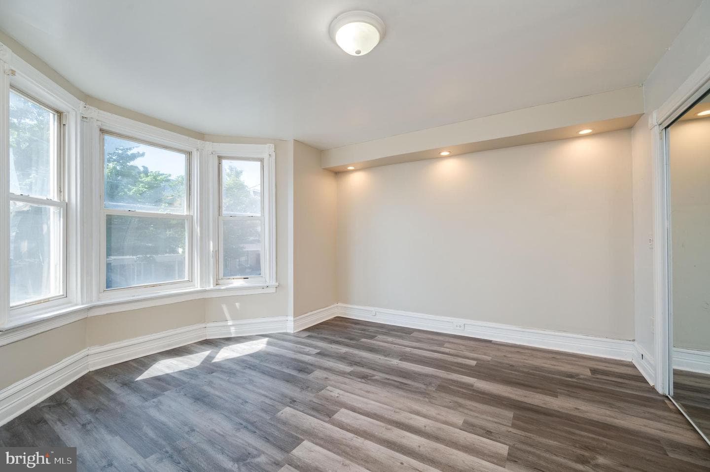 133 Greenwich St photo 20