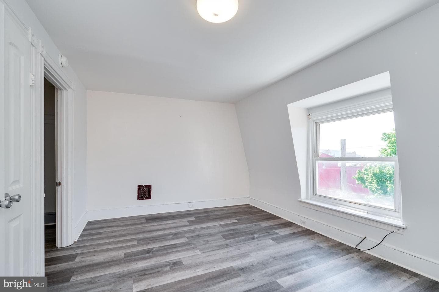 133 Greenwich St photo 23