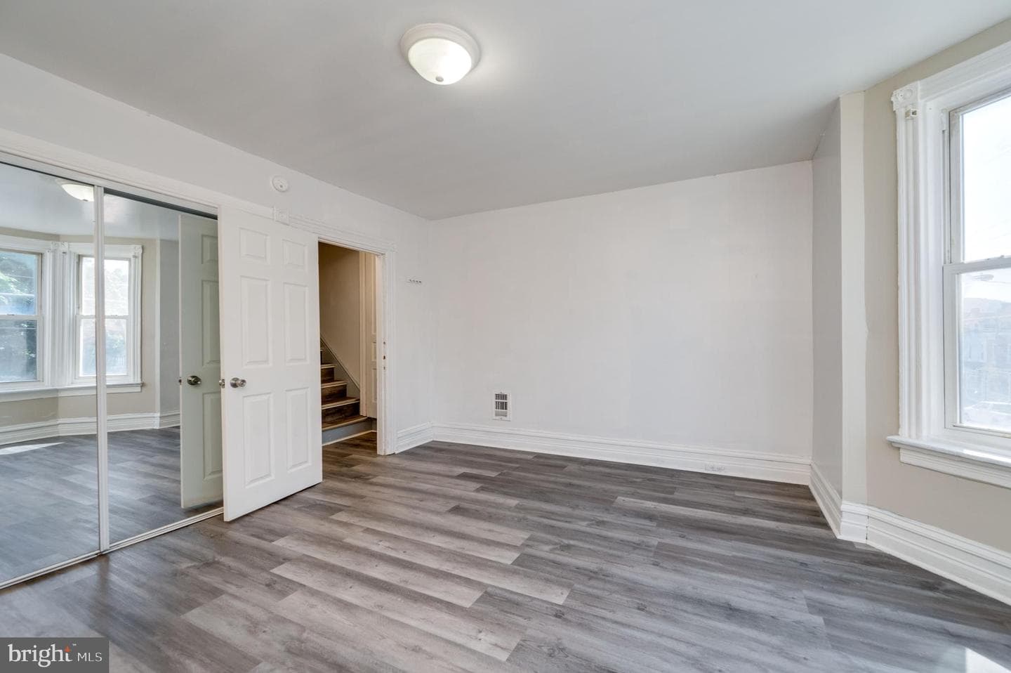 133 Greenwich St photo 26