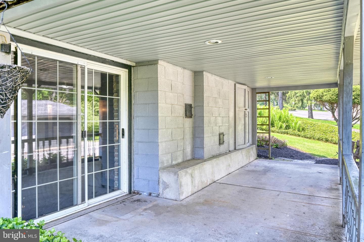 363 N Galen Hall Road photo 28