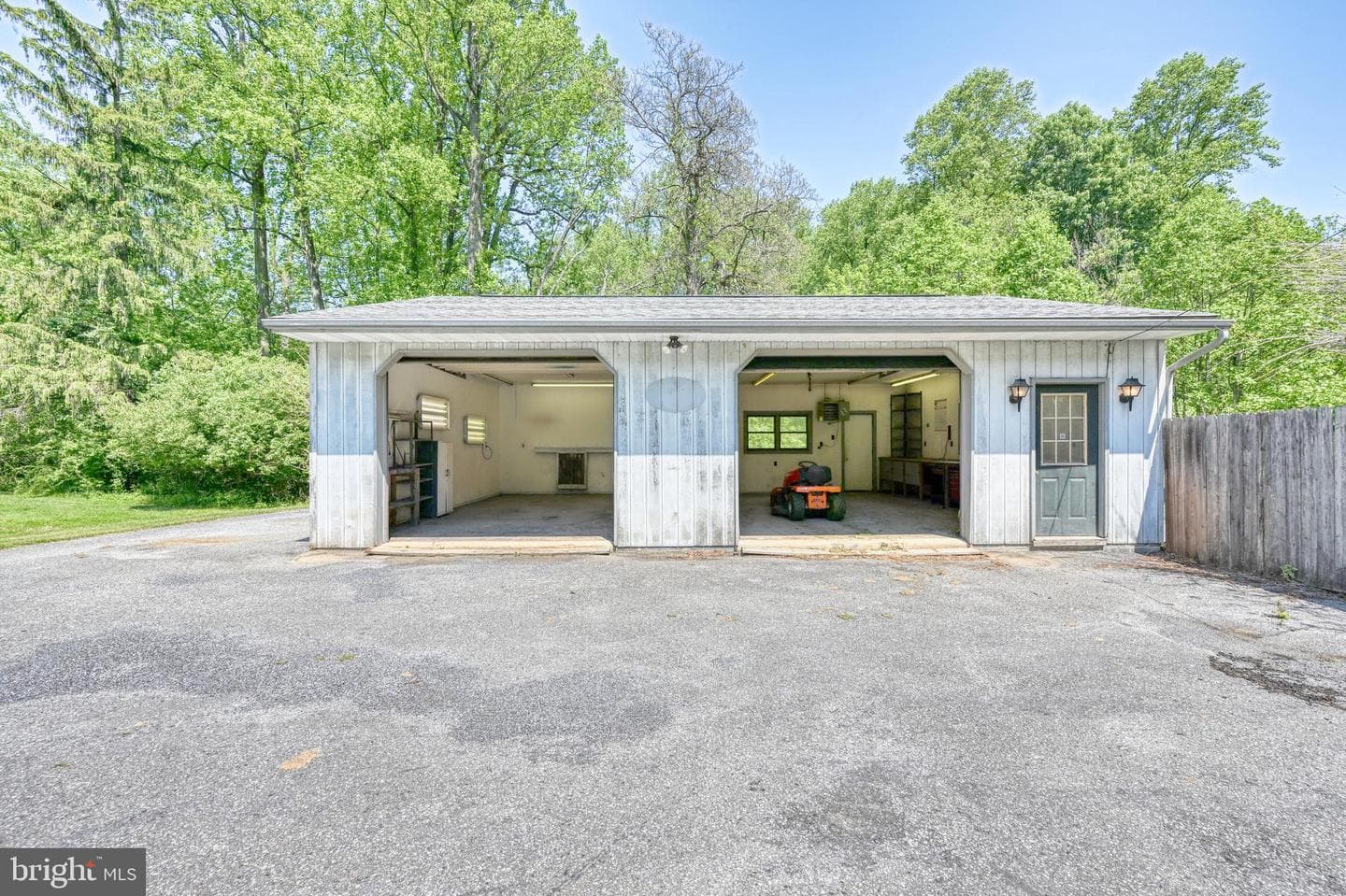 363 N Galen Hall Road photo 36