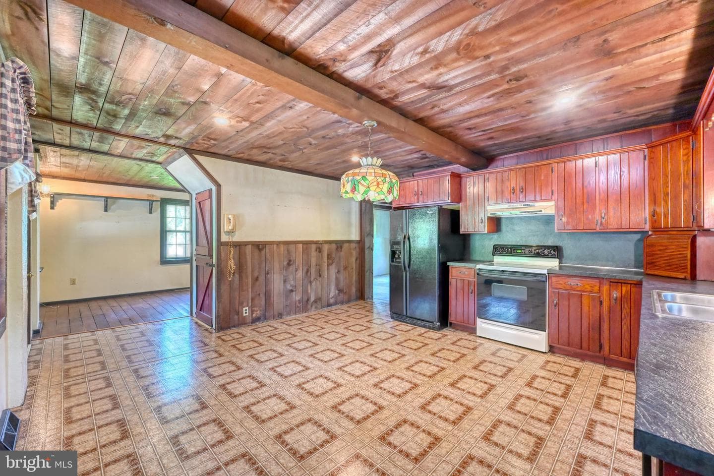 363 N Galen Hall Road photo 9