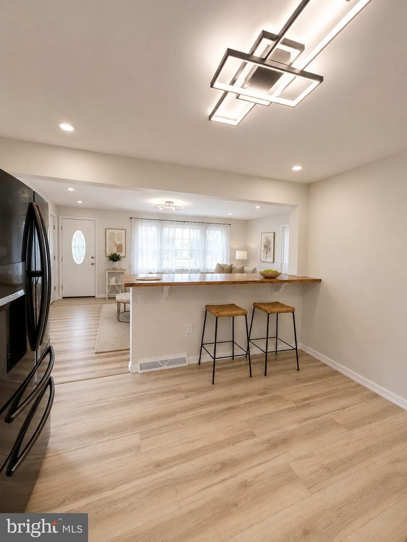 1441 Liggett Avenue photo 3