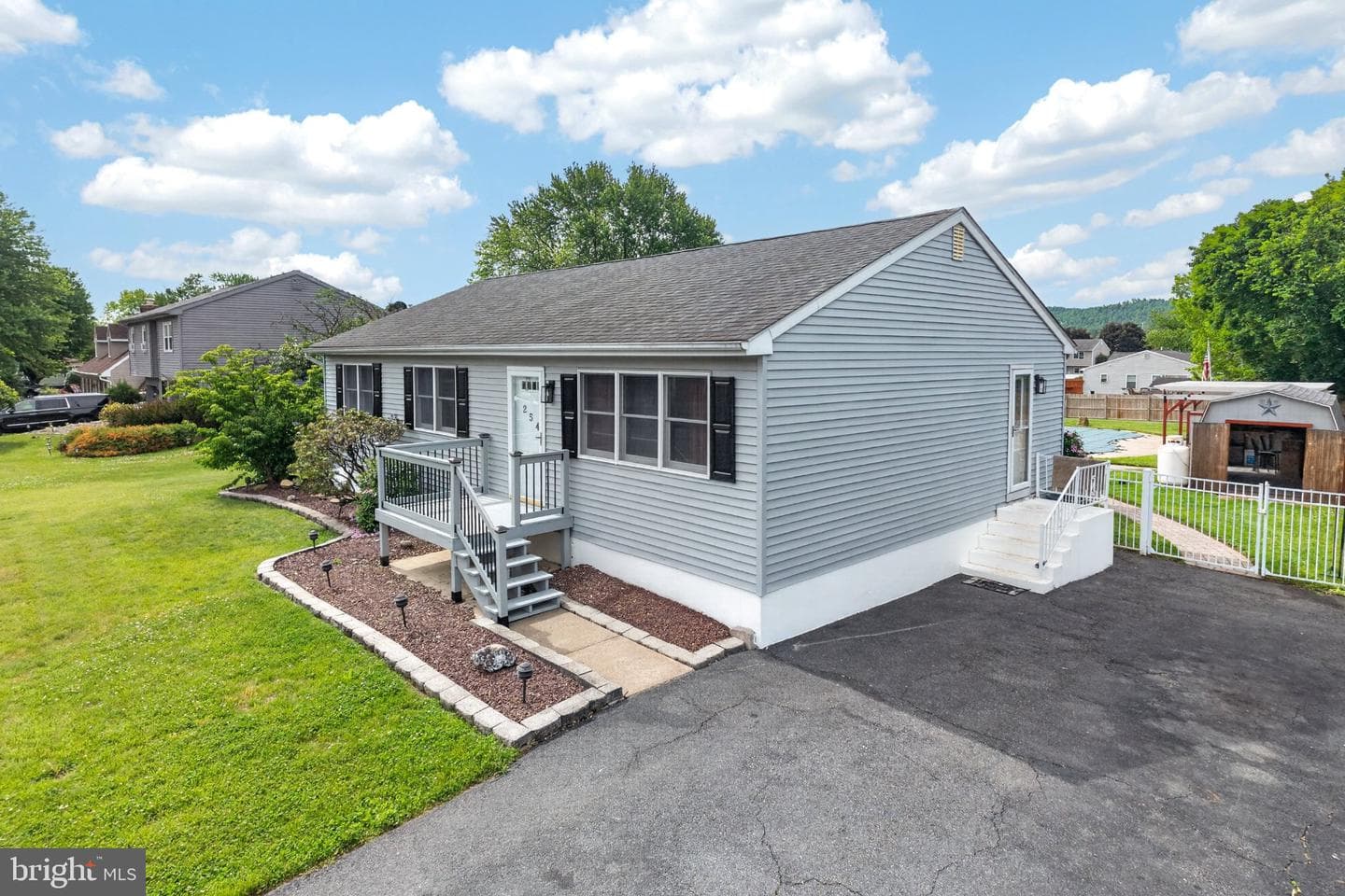 254 Owens Place photo 3