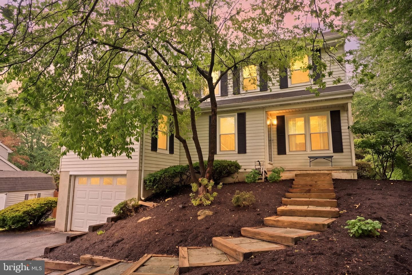 996 Rill Road photo 1