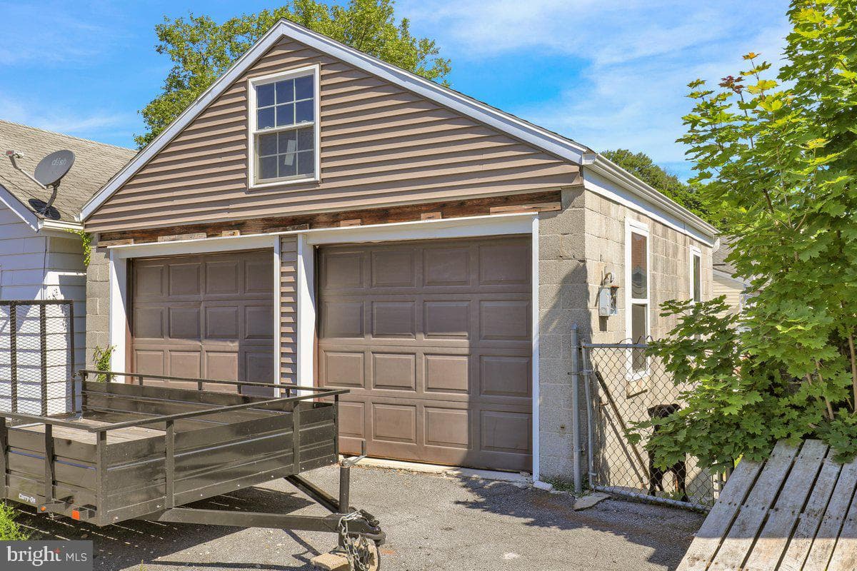 28 E Front Street photo 33