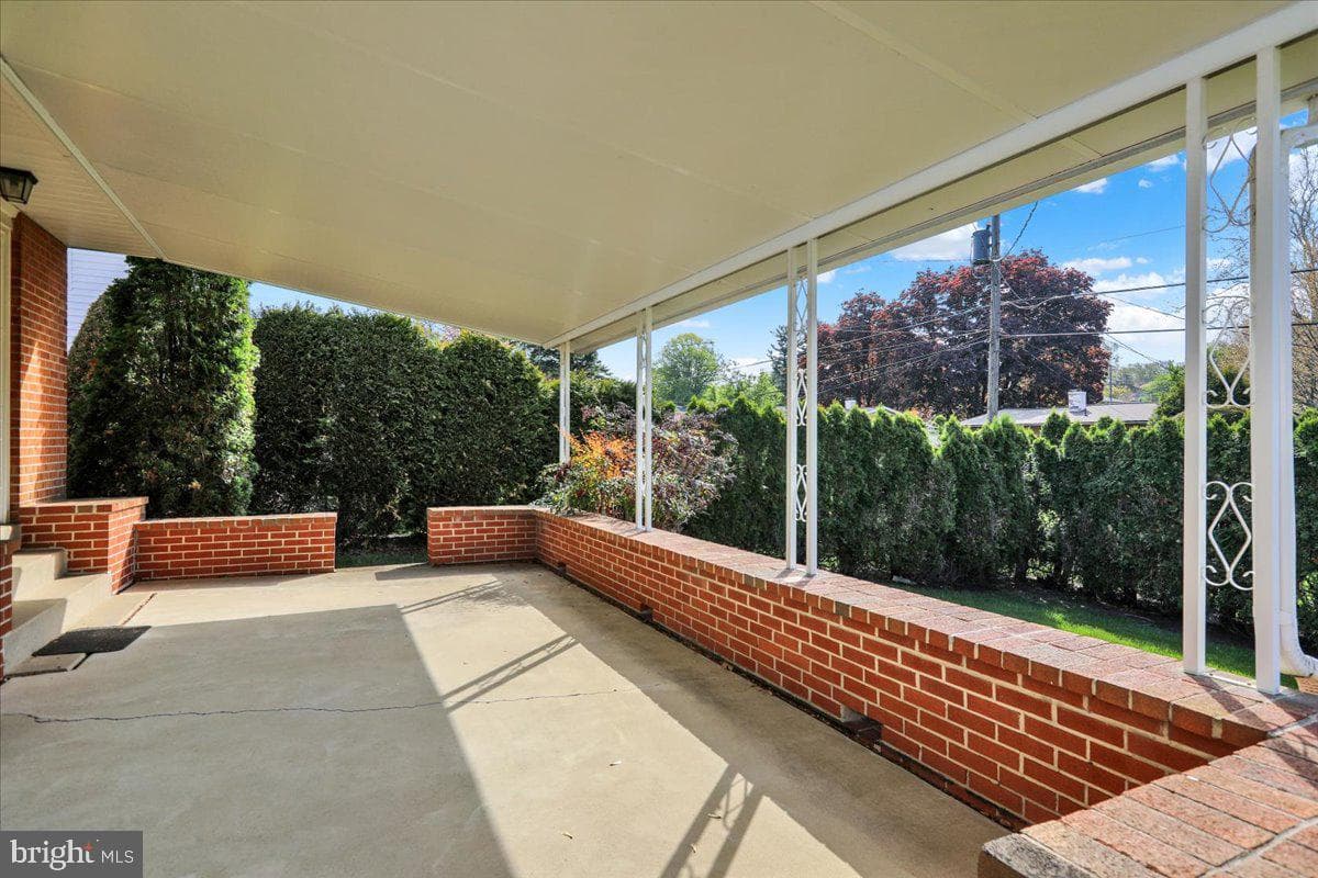 74 Oberlin Avenue photo 10