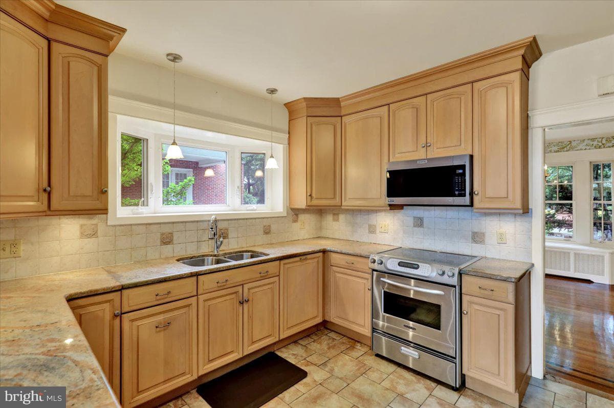 1506 Dauphin Avenue photo 14